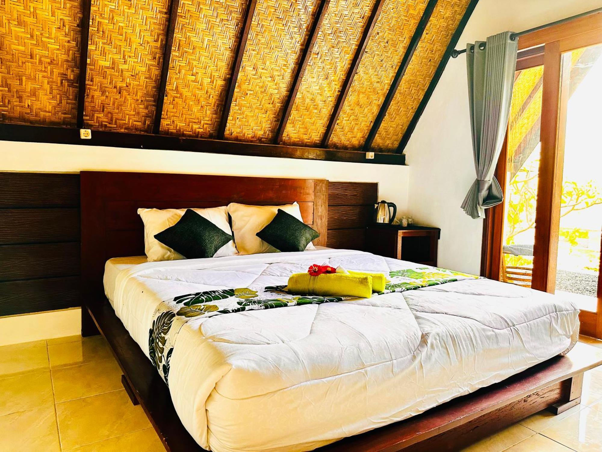 Ampik Batur With Private Hot Springs Bed & Breakfast Kubupenlokan Ngoại thất bức ảnh